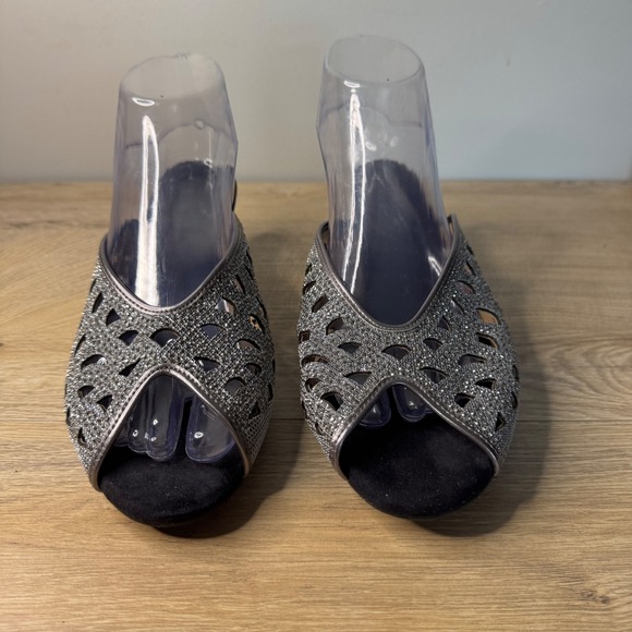 Joan Boyce Shies Silver Glitter Peep Toe Kitten Heel Slip-On Mules Elegant 8W - Picture 3 of 9